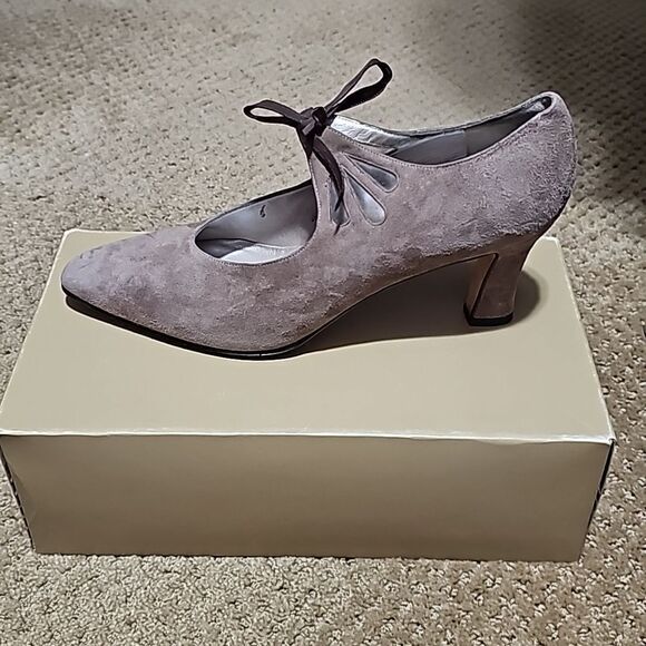 Amalfi Pillow Vertigo tan Suede pointed toe size 9 1/2 - Picture 1 of 9